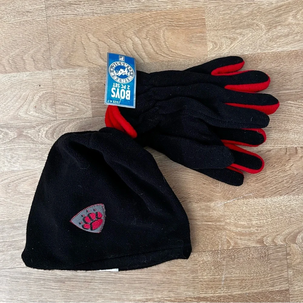 New!!!  Winter Classic Red + black fleece hat:gloves set with cool paw print